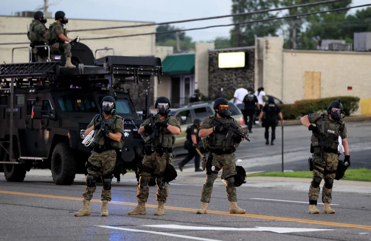 A Former Marine Explains All the Weapons of War Being Used by Police in Ferguson